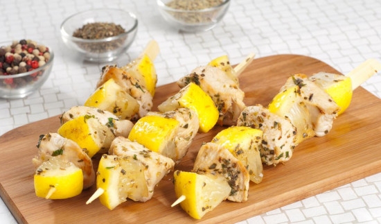 Brochette de poulet thym citron